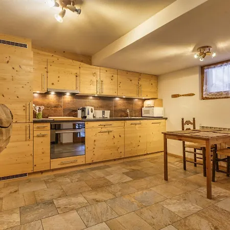 Armailli - Modern Ground Floor * לה צומאז