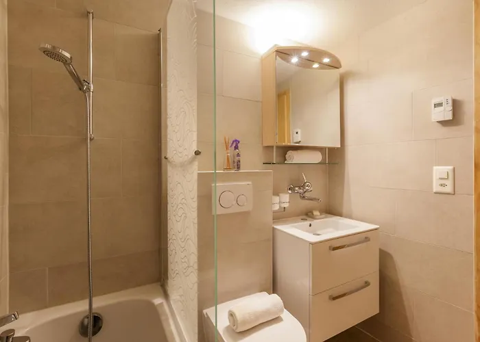 Armailli - Modern Ground Floor Апартаменты