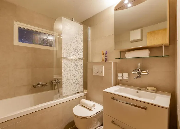 Armailli - Modern Ground Floor *