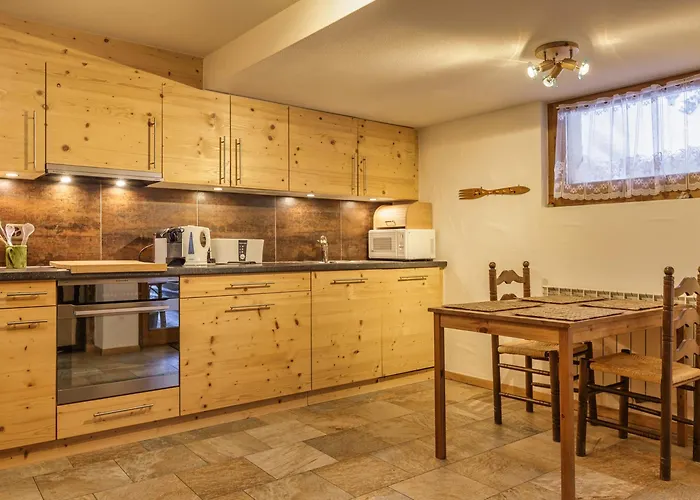 Апартаменты Armailli - Modern Ground Floor *