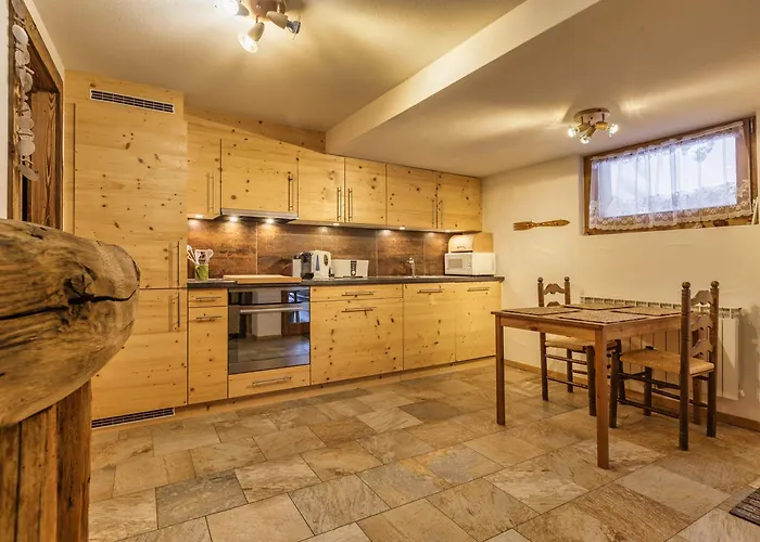 Armailli - Modern Ground Floor * Ла-Тзума