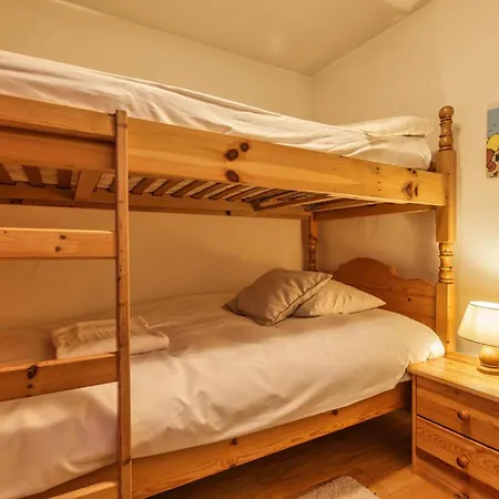Apartmán Armailli - Modern Ground Floor